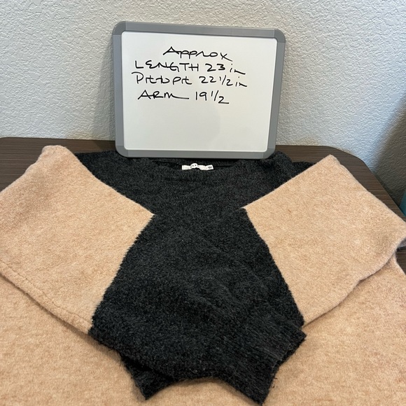 Lush Sand Charcoal Geometric Colorblock Sweater Women’s Large Soft Knit Pullover - Picture 5 of 5